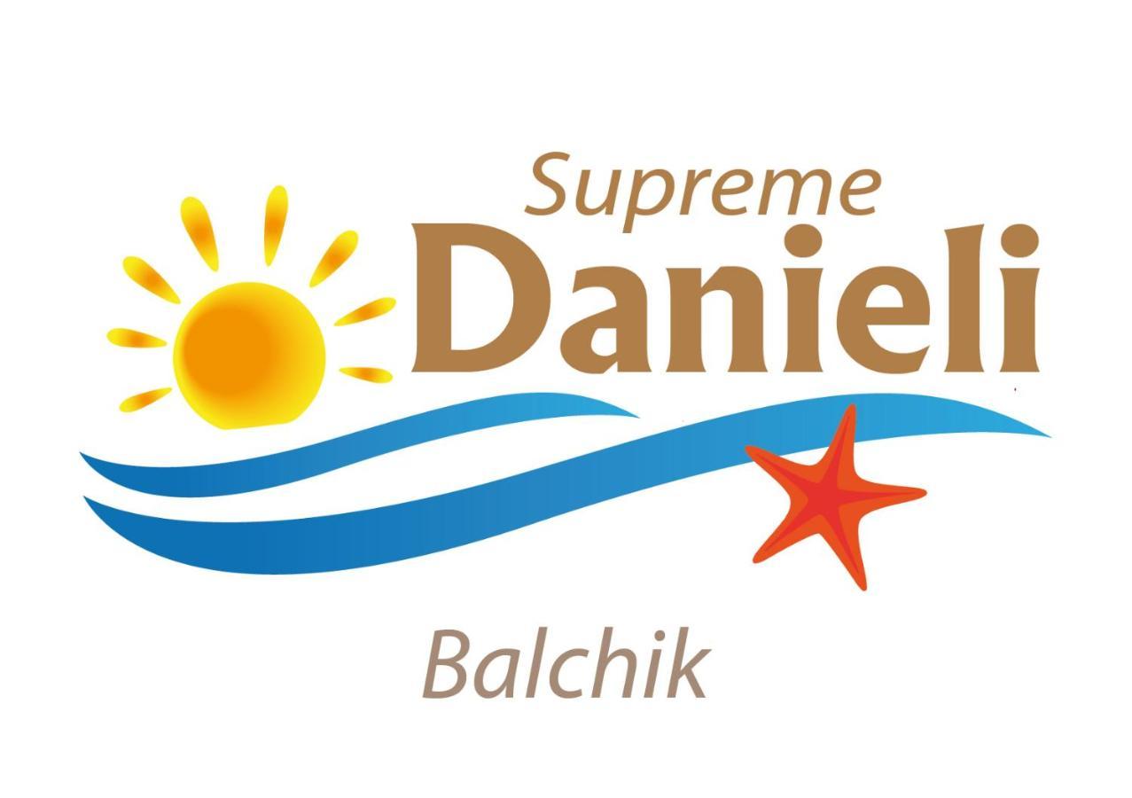 Supreme Danieli - Holiday Apartment By The Sea Baltjik Exteriör bild